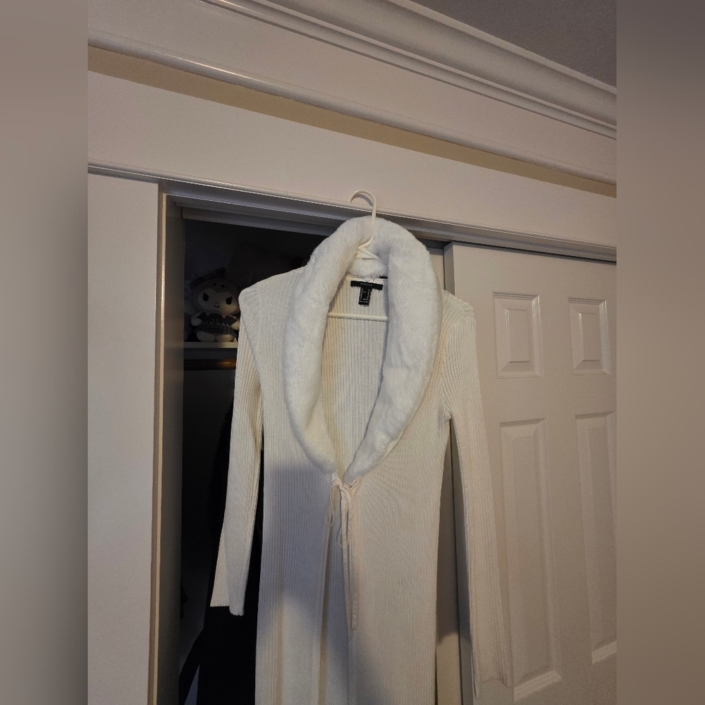 White Long Sleeve Cardigan with Faux Fur Collar - Picture 2 of 2